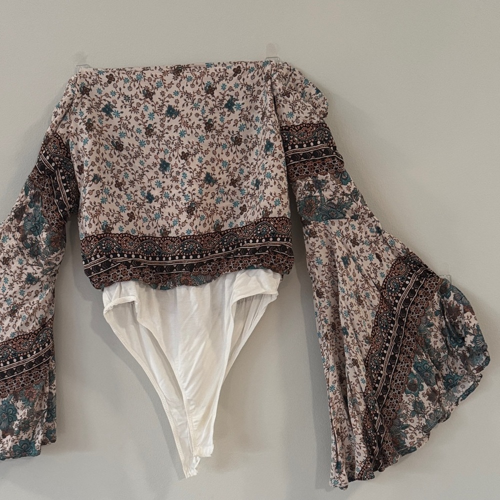 South Moon Under Floral Off-Shoulder Bell Sleeve Bodysuit in Cream, Teal, Brown